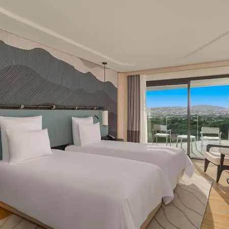 Swissotel And Cesme Hotel