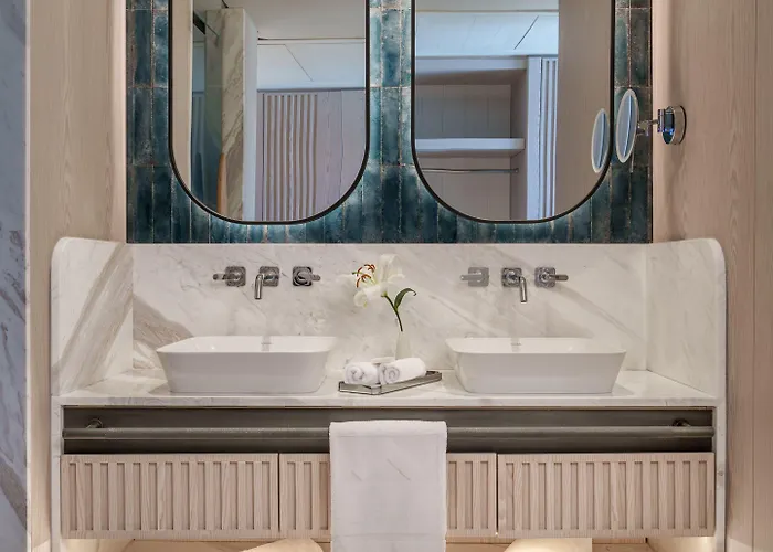 Swissotel And Cesme *